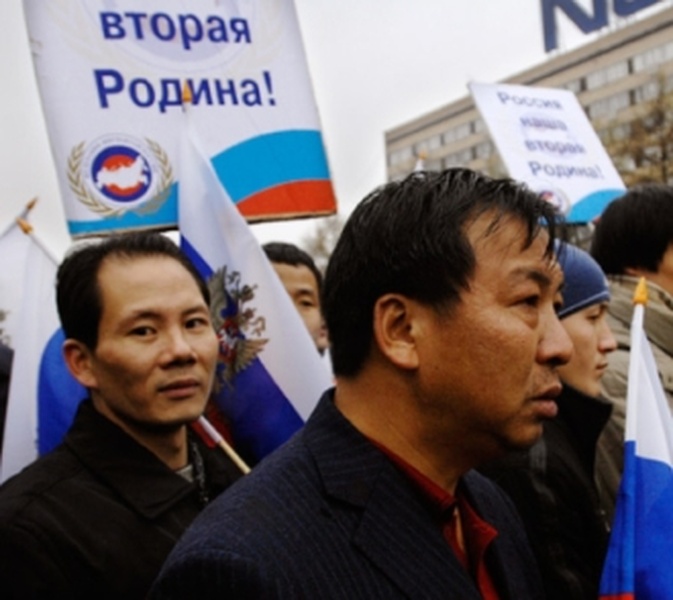 Читатели журнала о мигрантах в России