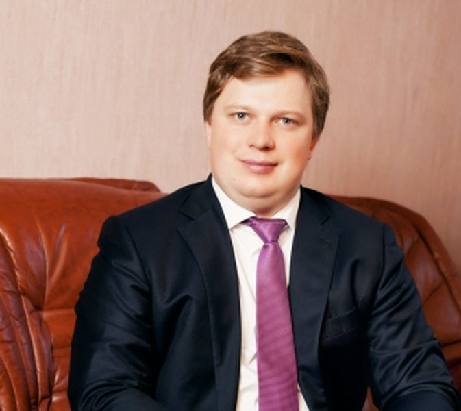 Секреты успеха крупнейшего обувного ритейлера — в интервью с Антоном Титовым («Обувь России»)