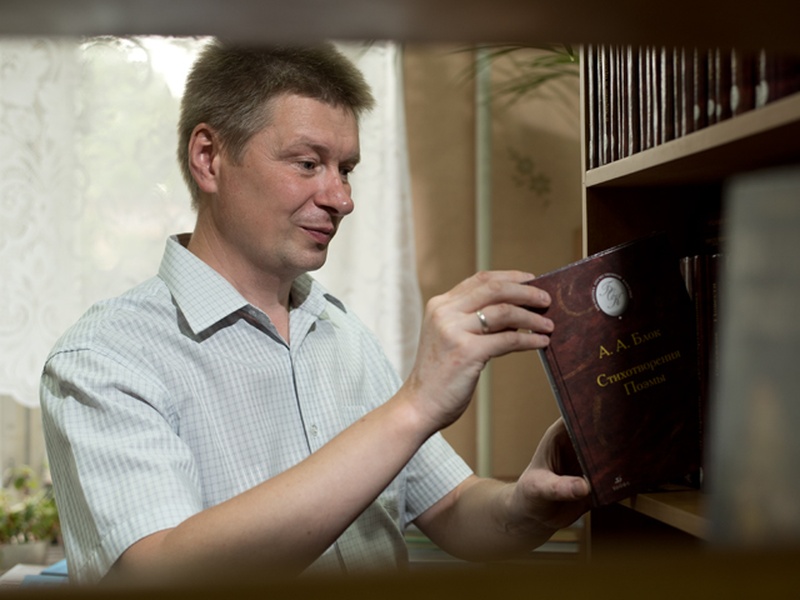 Книжные новинки, захватившие умы известных кировчан