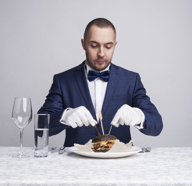 #Хвалитик идет к вам!