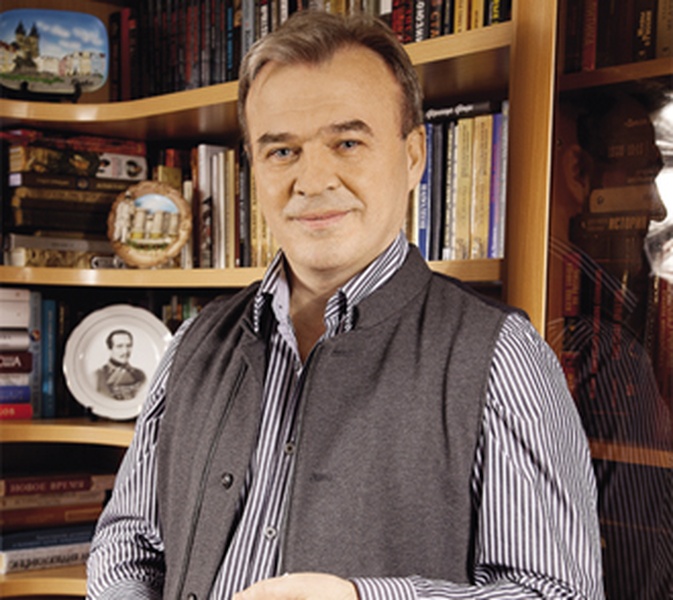 Валерий Юнгблюд (ректор ВятГГУ) о книге «Ложится мгла на старые ступени»