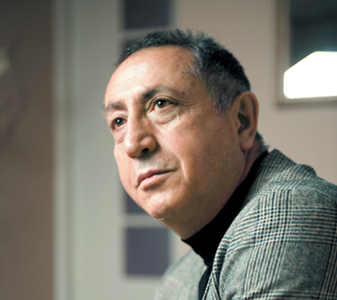 Врач года: Владимир Стесин, генеральный директор центра медицины и косметологии «Эллада»