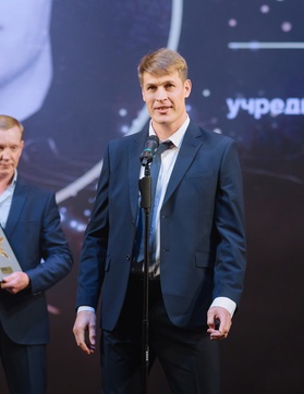 Александр Момотов
